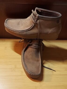 CLARKS WALLABEE 15522 MEN'S RUSTIC BROWN LEATHER ANKLE LACE-UP  BOOTS SIZE 8 M